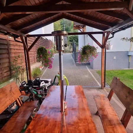 U Wladzia Lägenhet *